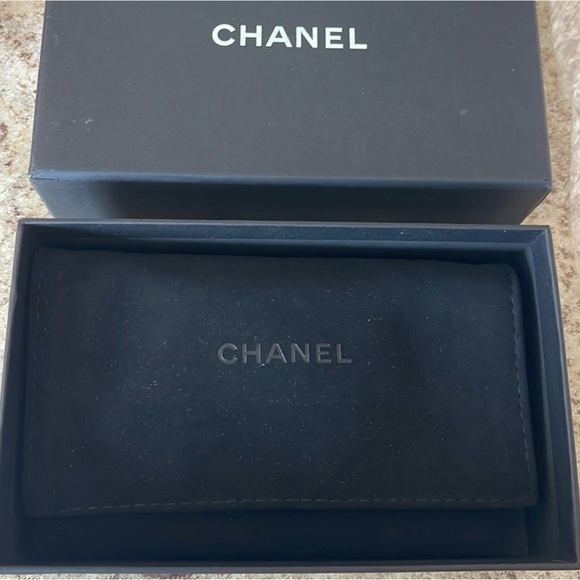 CHANEL Limited Edition Yellow Quilted Card Wallet - Picture 9 of 10